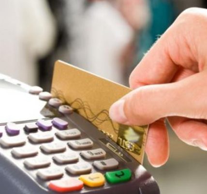 Комиссии, лимиты и новые правила финмониторинга: как банки меняют сервис