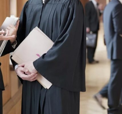 Услуги представителя в суде: Почему это важно и как выбрать профессионала