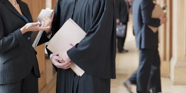 Услуги представителя в суде: Почему это важно и как выбрать профессионала