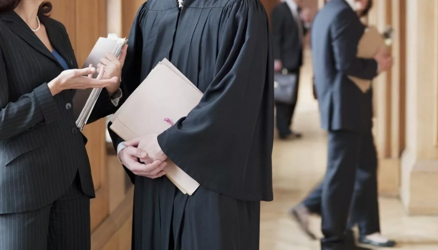 Услуги представителя в суде: Почему это важно и как выбрать профессионала